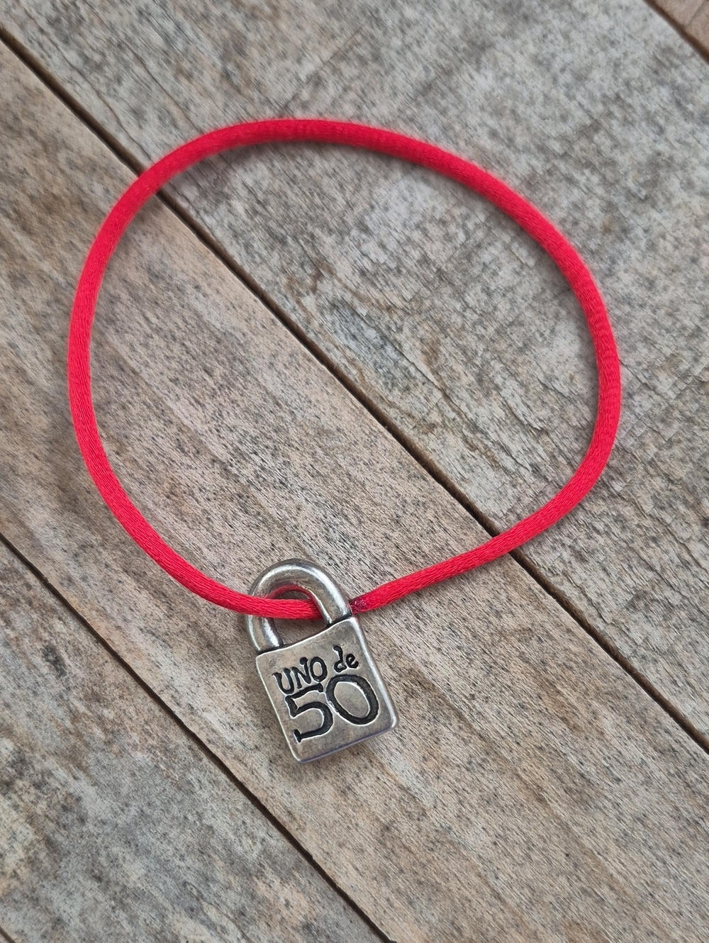 UNO de 50 Red Cord Bracelet with Silver Padlock Charm